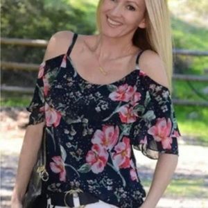 CABI Fairytale cold shoulder top #5220 Sz medium